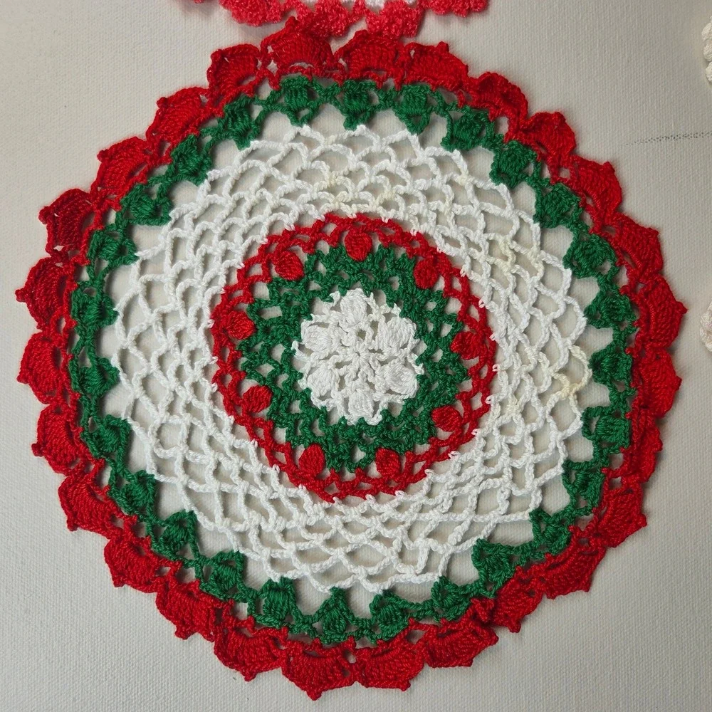 Vintage Handmade Crochet Doily Set 3pc Christmas Red White Green Floral Lace